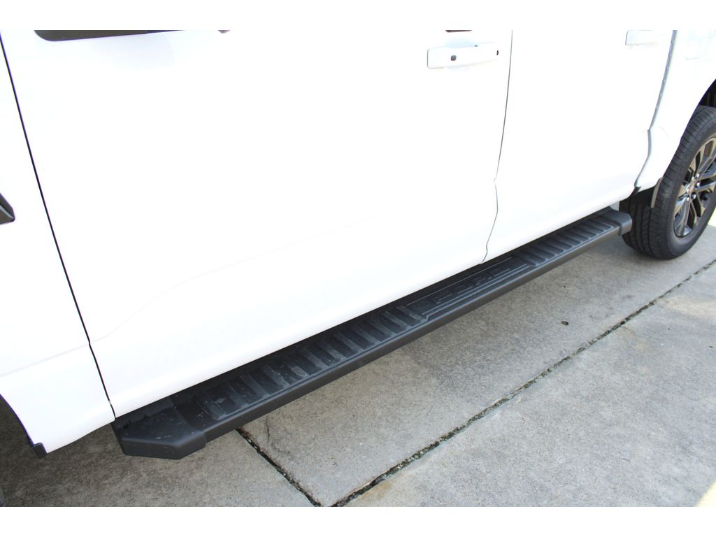 2025 Ford F-150 Lariat photo 3