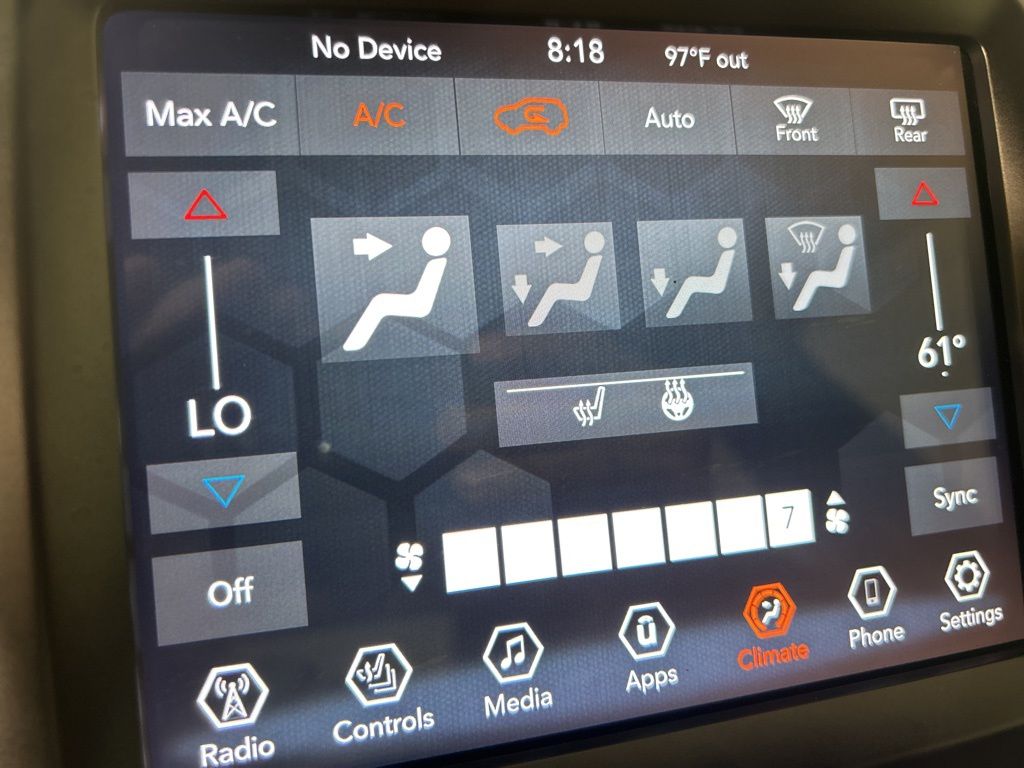 2021 Jeep Cherokee Latitude Lux photo 35