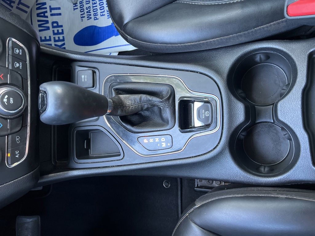 2020 Jeep Cherokee Altitude photo 24