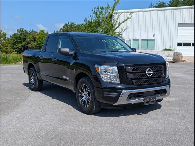 2023 Nissan Titan SV