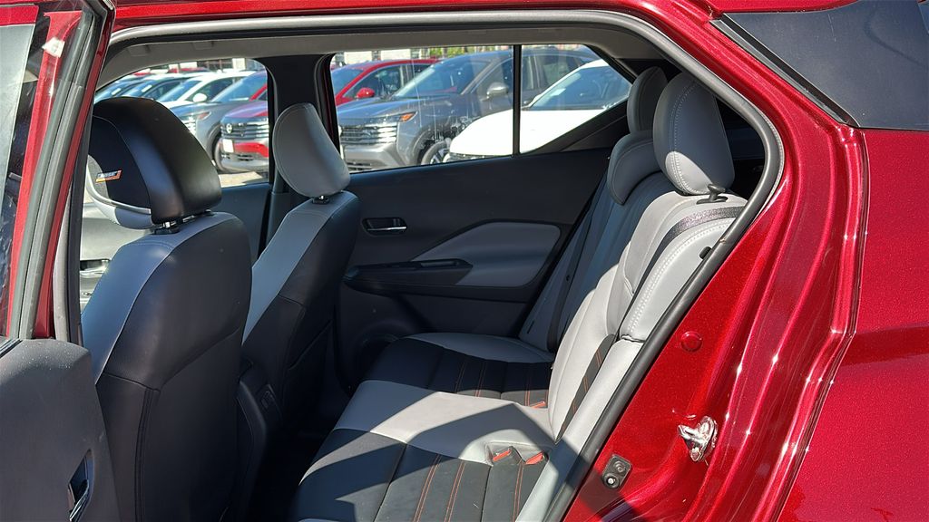 2022 Nissan Kicks SR photo 21