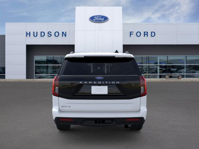 2025 Ford Expedition photo 5