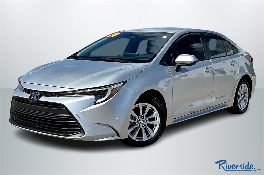 2024 Toyota Corolla Hybrid LE photo 3