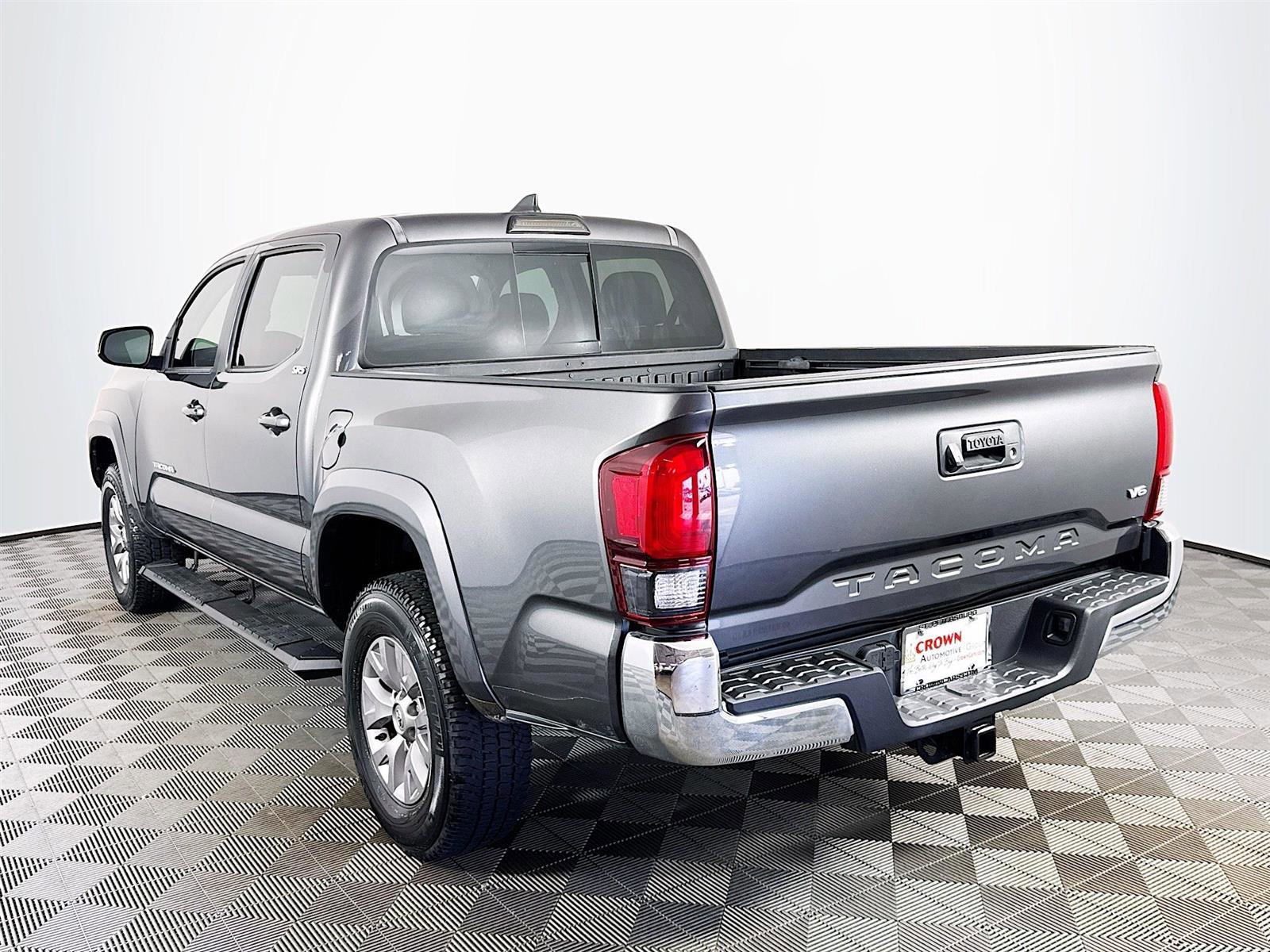 2018 Toyota Tacoma SR5 photo 4