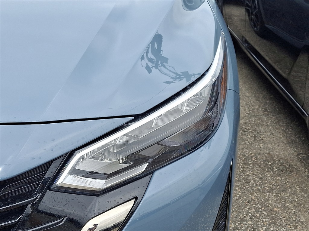 2025 Nissan Sentra SR photo 4
