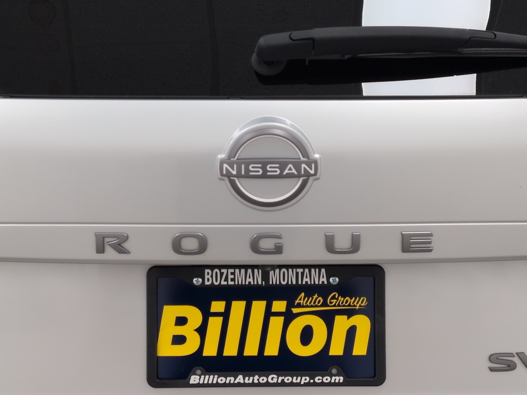 2024 Nissan Rogue SV photo 3