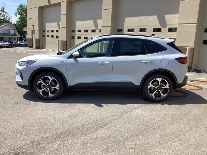 2025 Ford Escape Hybrid ST-Line Select photo 4