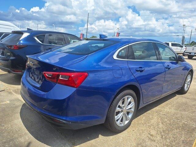 2023 Chevrolet Malibu 1LT photo 2
