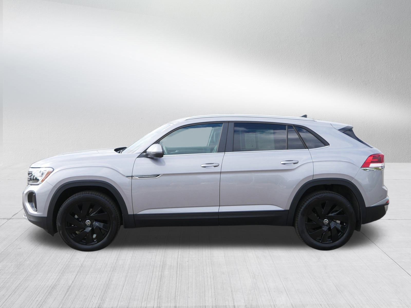 2025 Volkswagen Atlas Cross Sport SE Technology photo 3