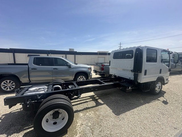 2024 Chevrolet Silverado 4500HD photo 2