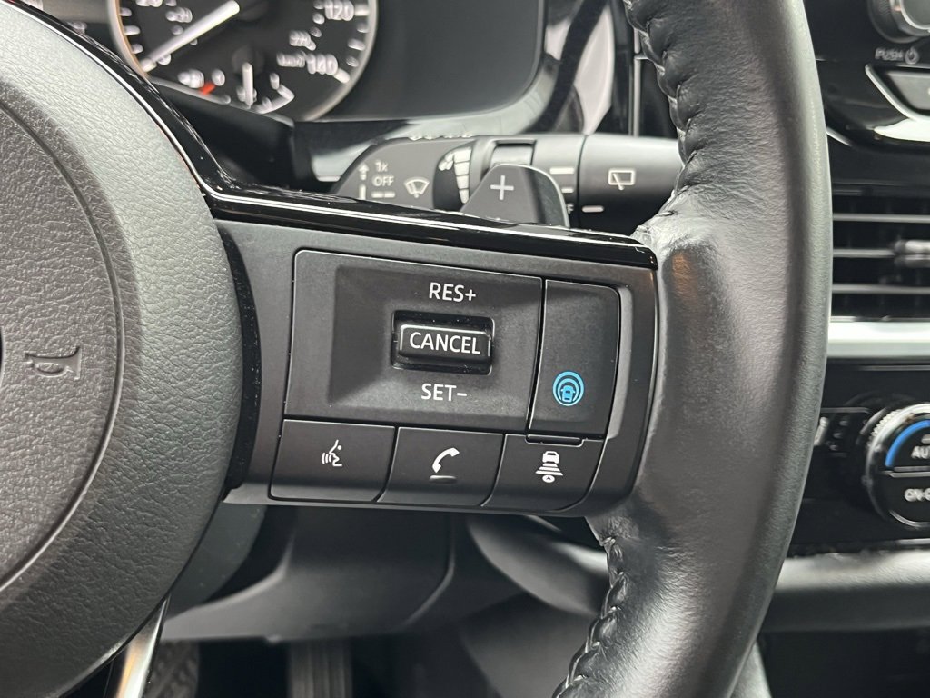2022 Nissan Pathfinder SV photo 3