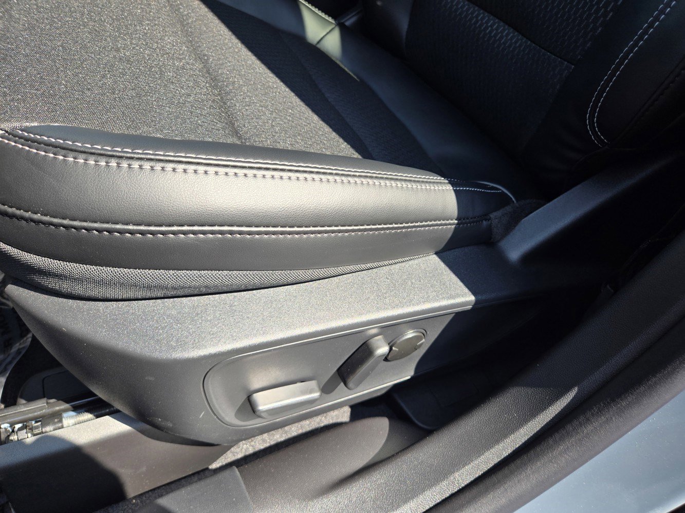 2025 Ford Escape Plug-In Hybrid photo 17