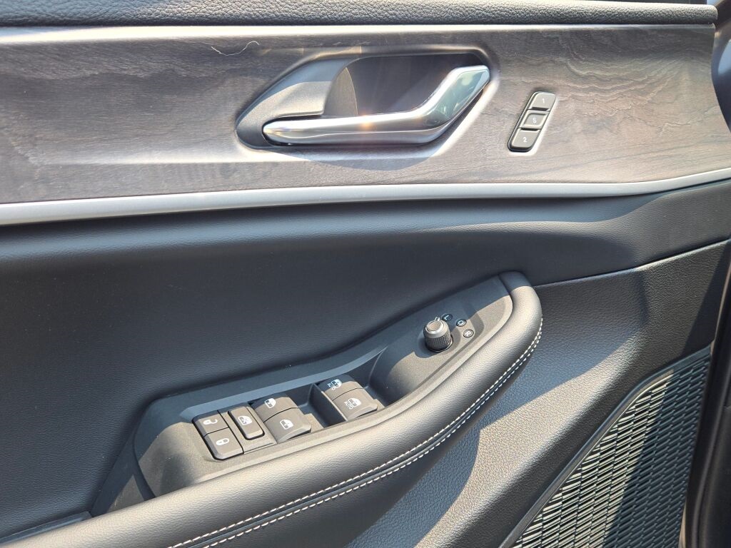 2025 Jeep Grand Cherokee Limited photo 18