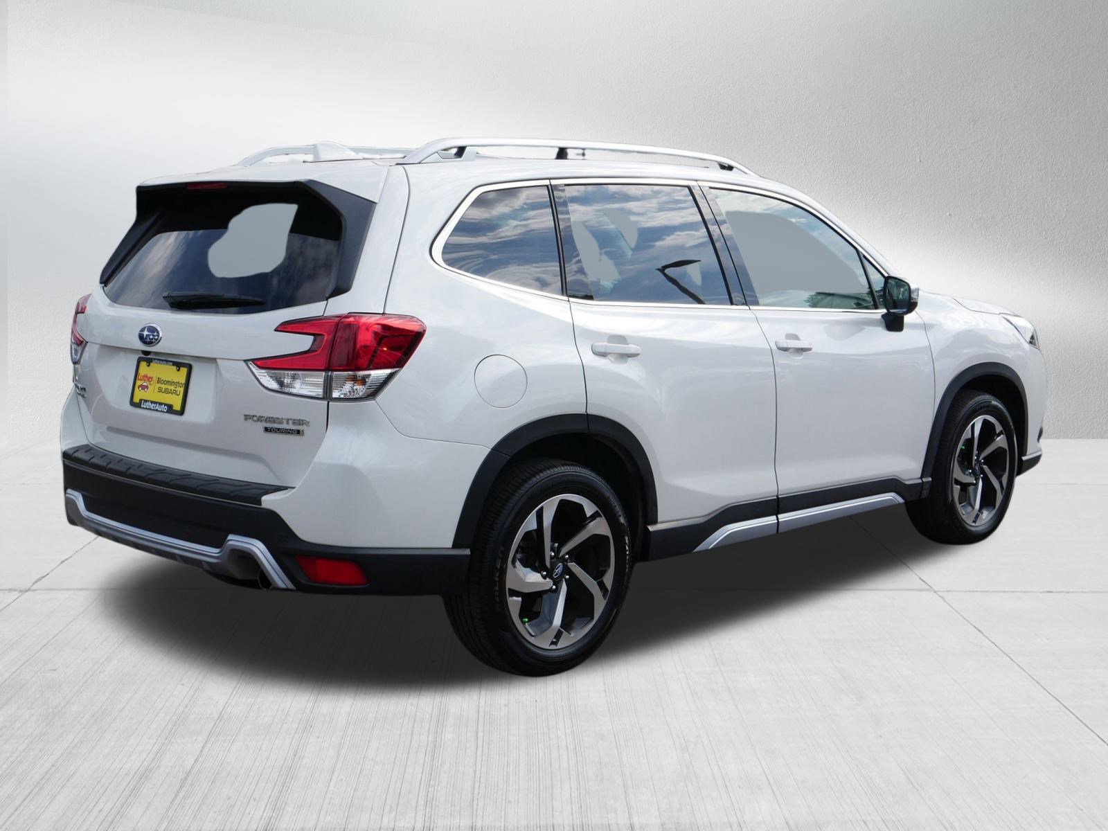2023 Subaru Forester Touring photo 6