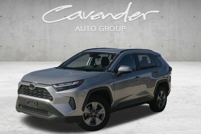 2024 Toyota RAV4 XLE's photo