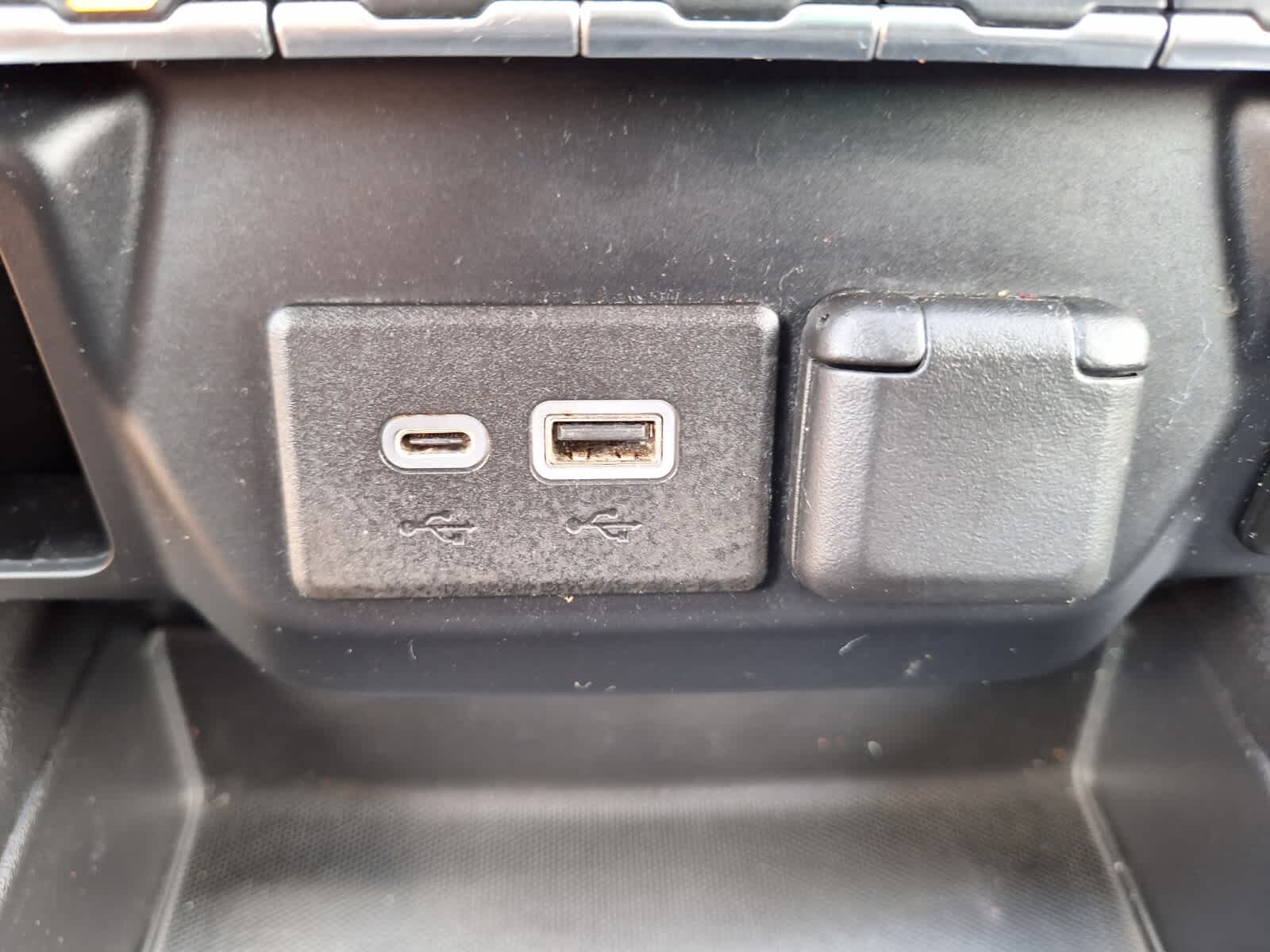 2020 Chevrolet Silverado 1500 RST photo 17