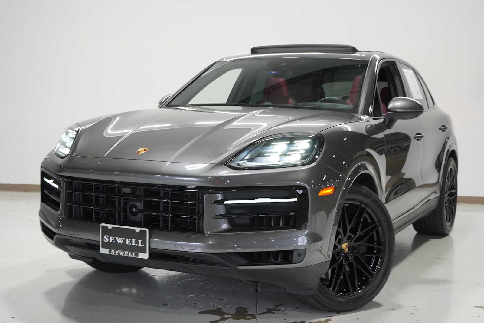 2024 Porsche Cayenne S's photo