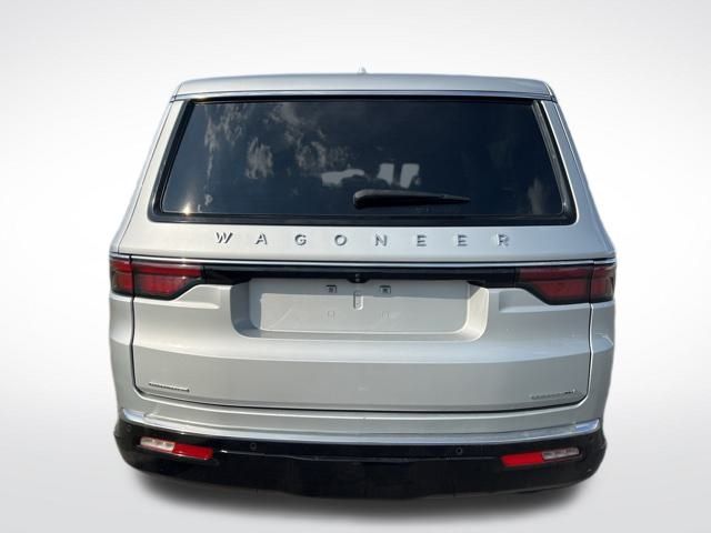 2023 Jeep Wagoneer L Series II photo 3