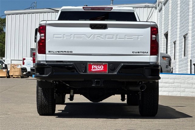 2025 Chevrolet Silverado 2500HD Custom photo 4