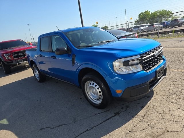 2022 Ford Maverick XL photo 2