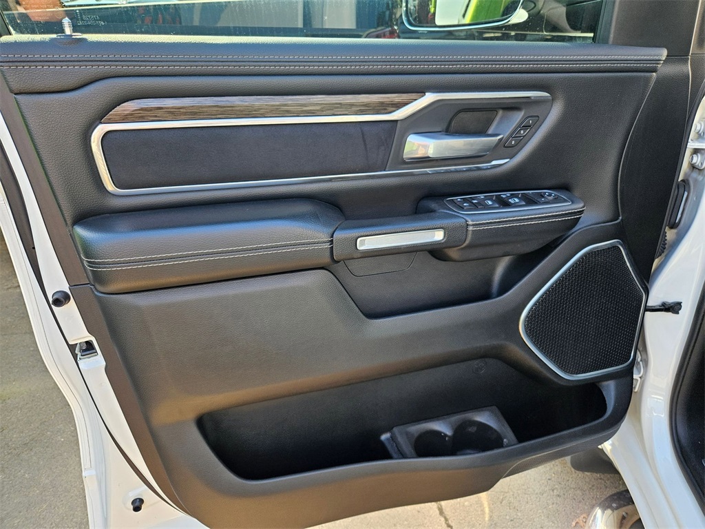2019 Ram 1500 Laramie photo 11