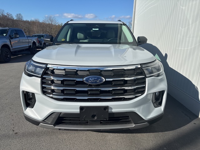2026 Ford Explorer photo 2