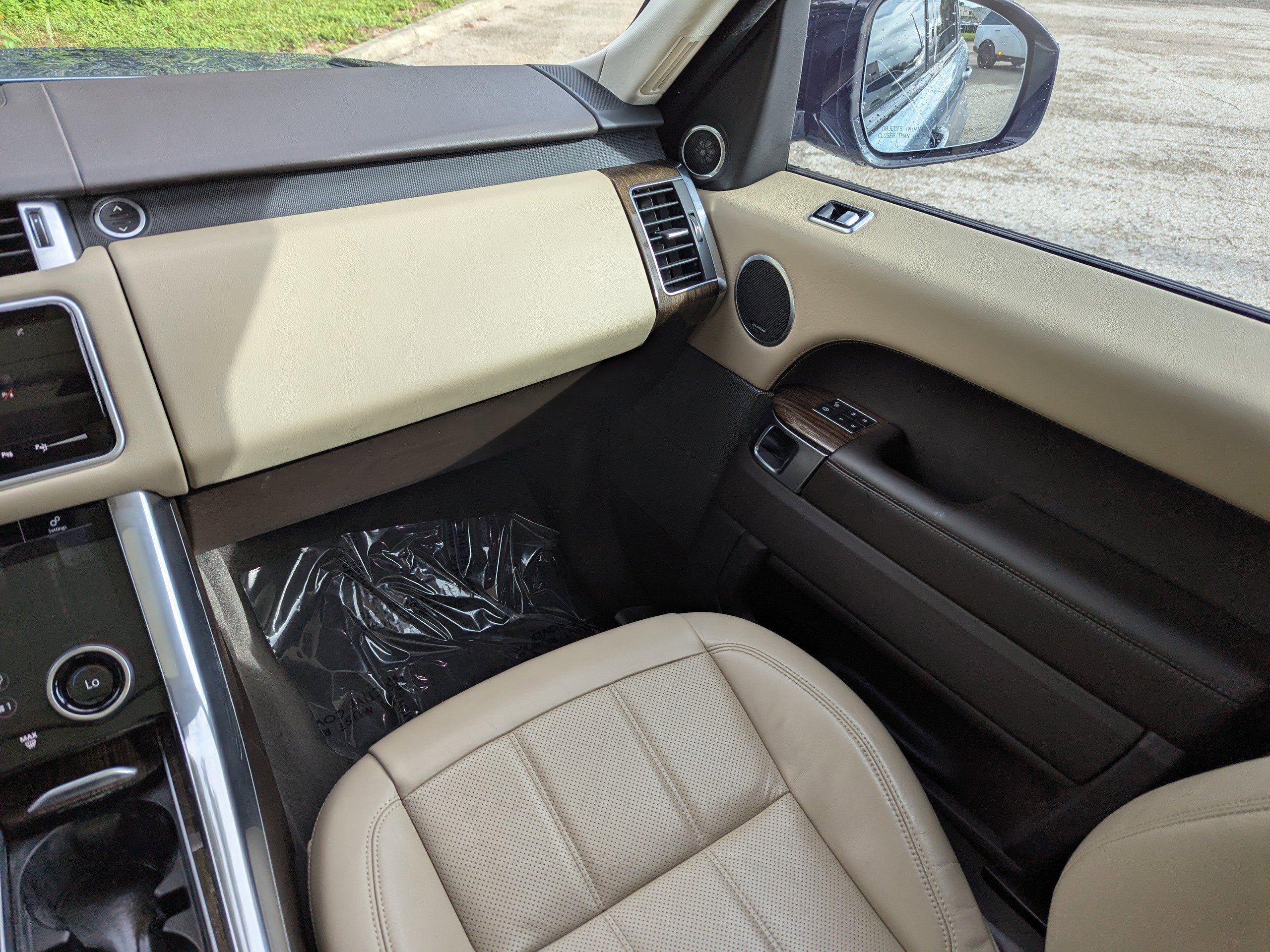 2019 Land Rover Range Rover Sport HSE photo 16