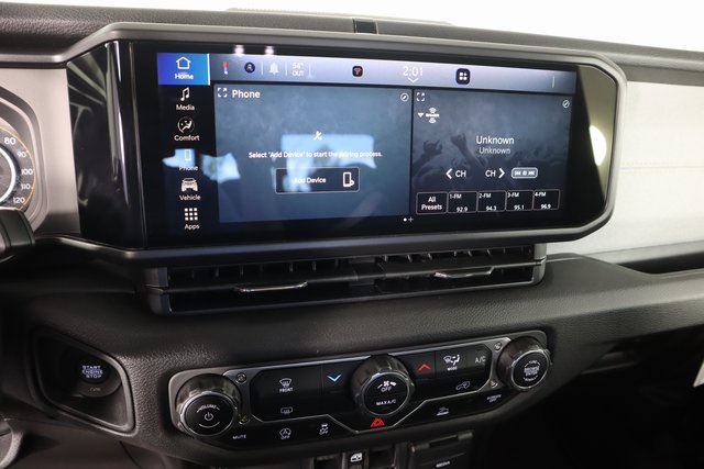 2025 Jeep Gladiator photo 10