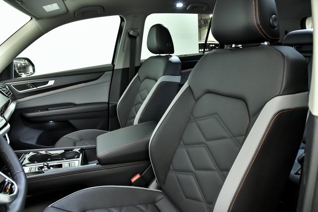 2025 Volkswagen Atlas Peak Edition SE photo 8