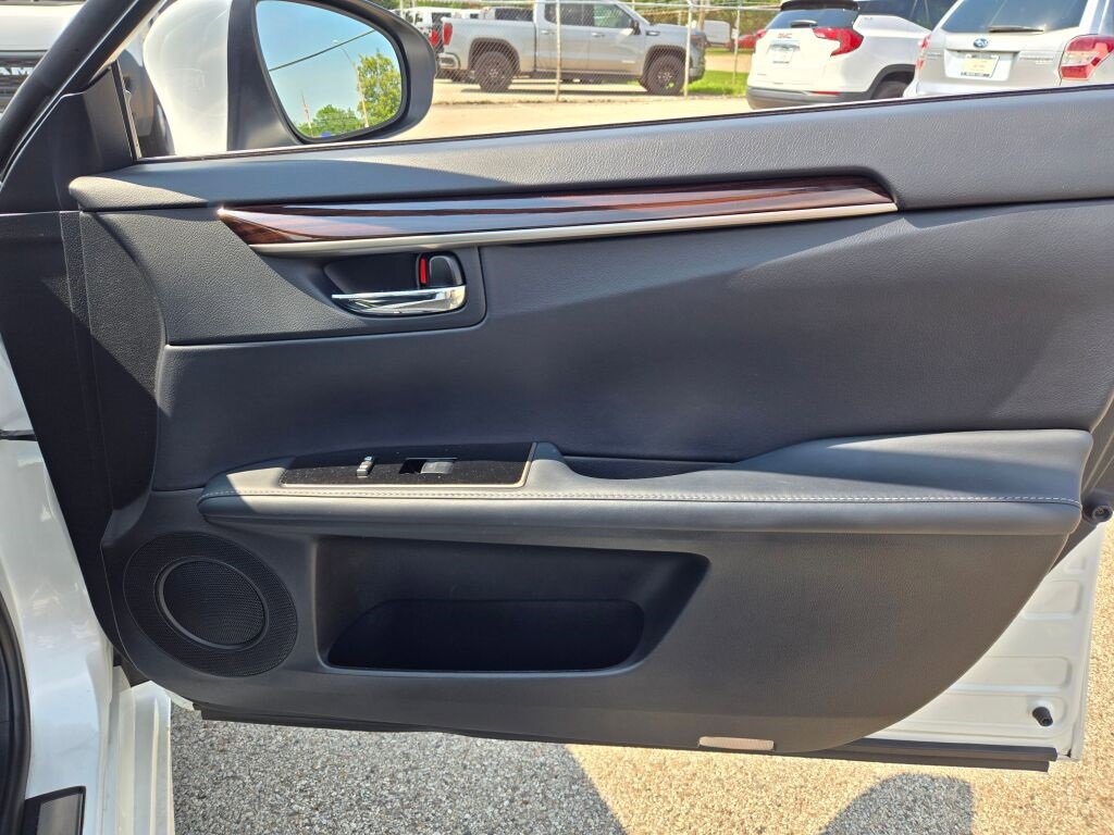 2016 Lexus ES 350 photo 7