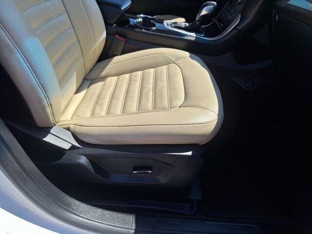 2015 Ford Edge SEL photo 22