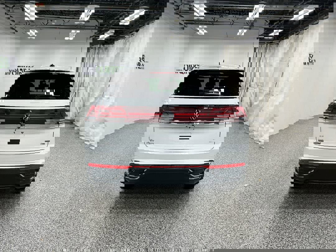 2026 Volkswagen Atlas Cross Sport SE photo 4