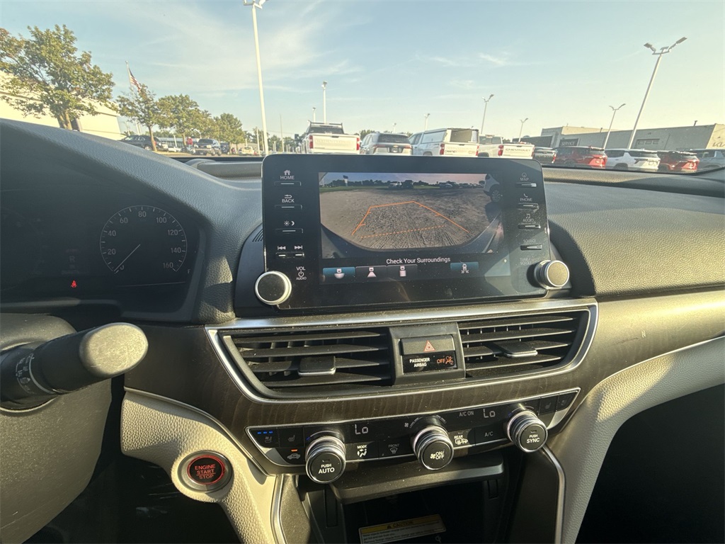 2018 Honda Accord Touring 2.0T photo 21