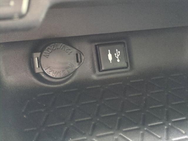 2019 Toyota RAV4 LE photo 19
