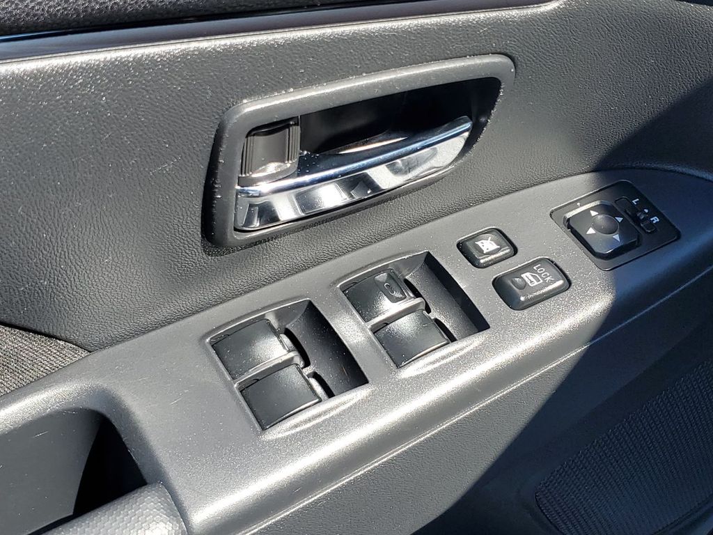 2017 Mitsubishi Outlander Sport SE photo 31