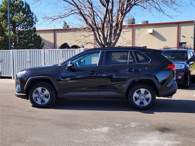 2024 Toyota RAV4 XLE photo 2