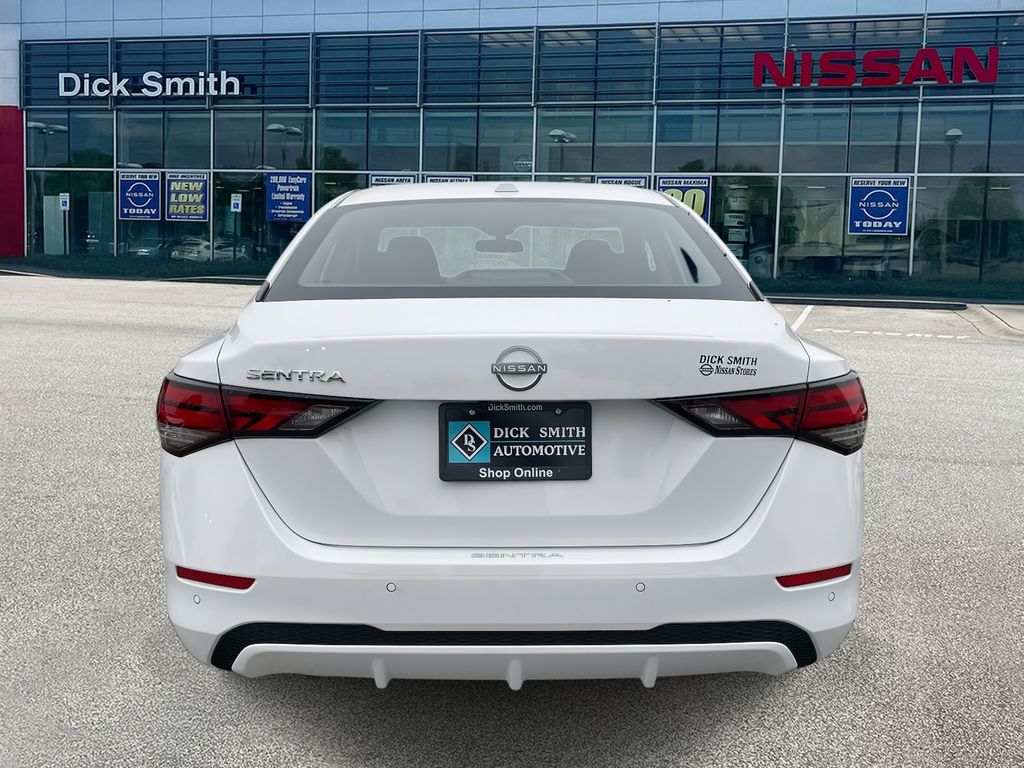 2025 Nissan Sentra SV photo 4