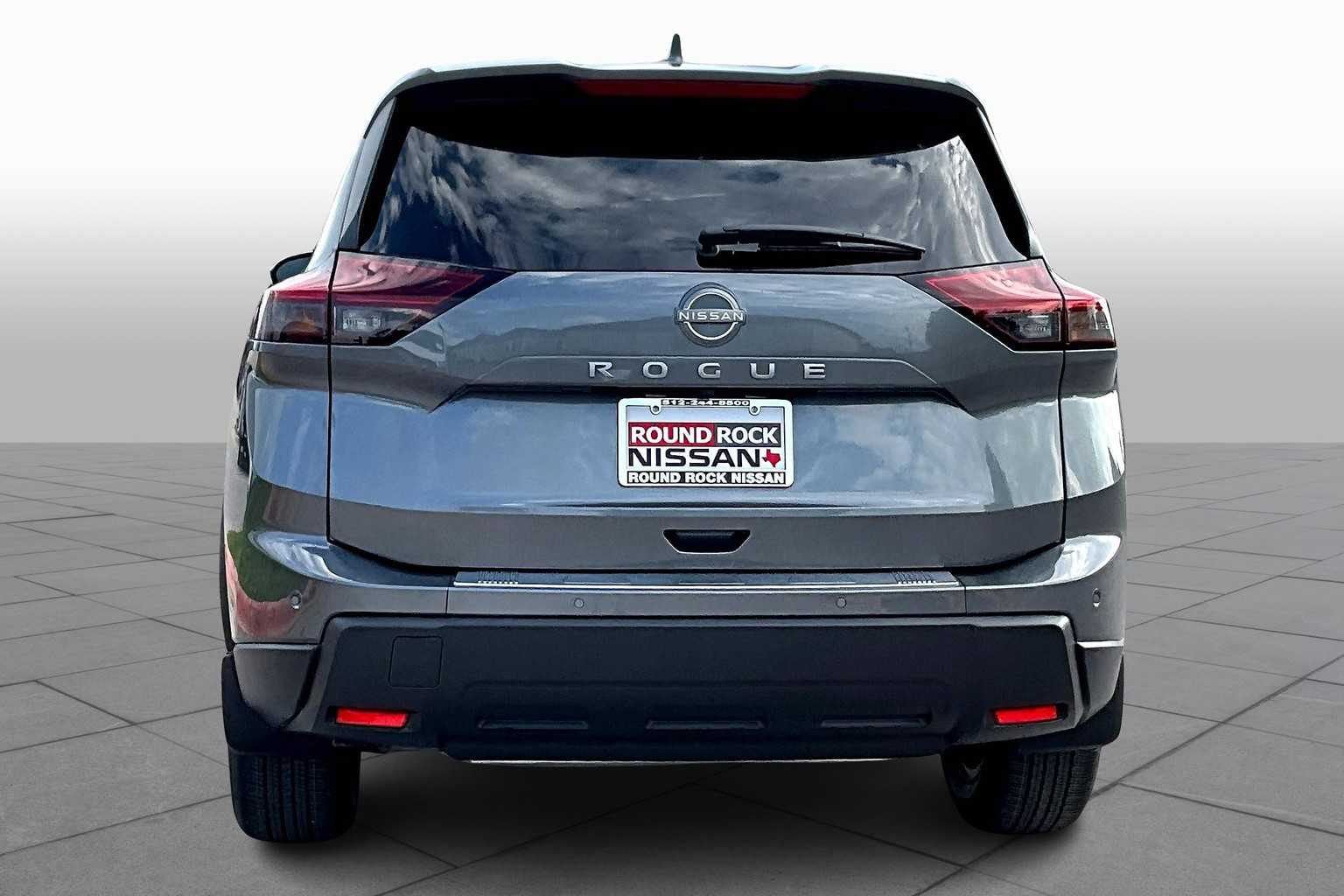 2025 Nissan Rogue SV photo 4