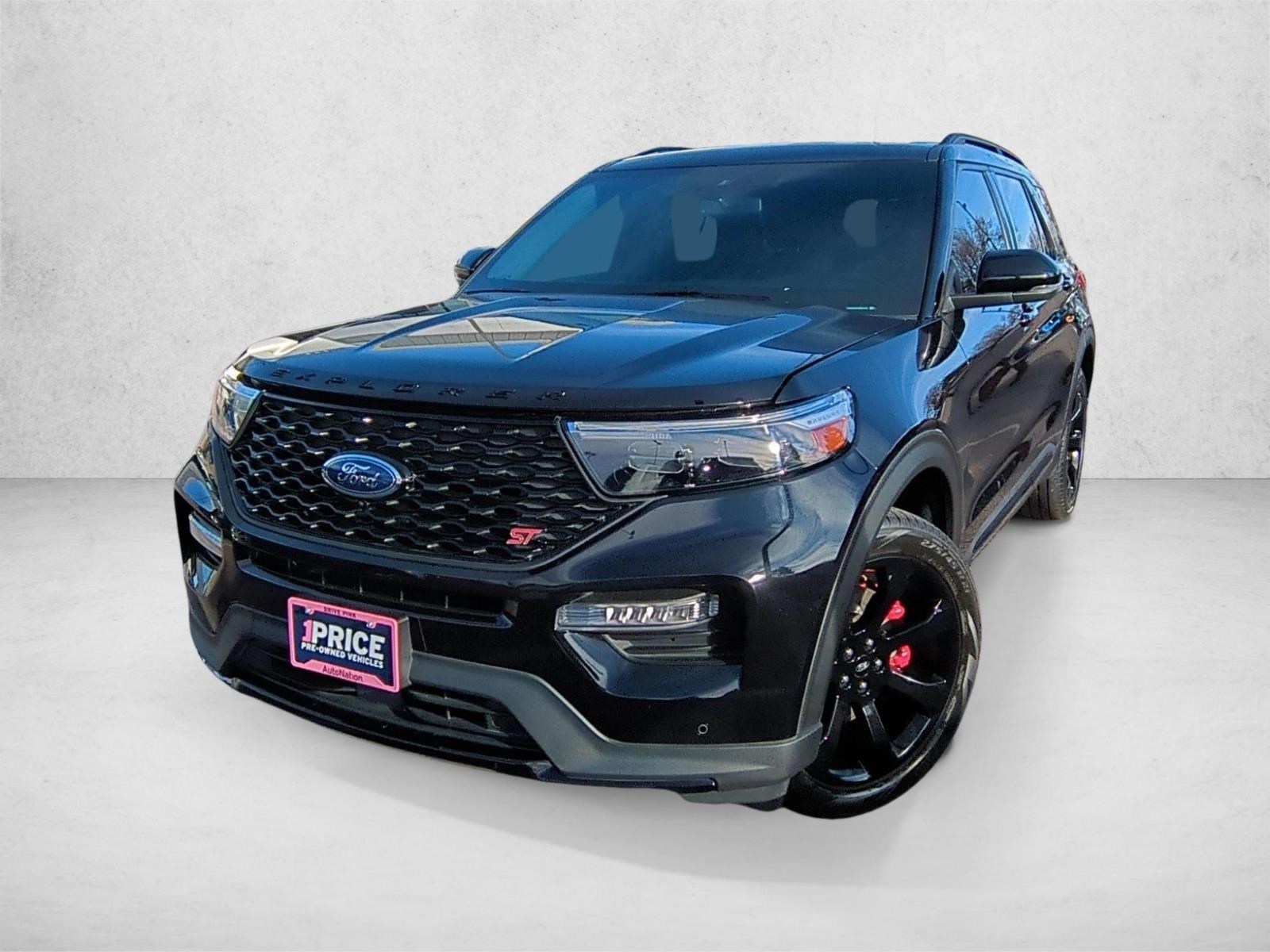 2023 Ford Explorer ST's photo