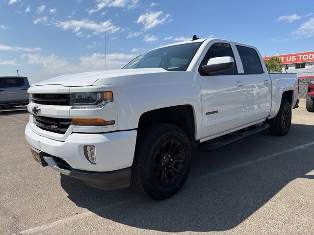 2018 Chevrolet Silverado LT photo 3