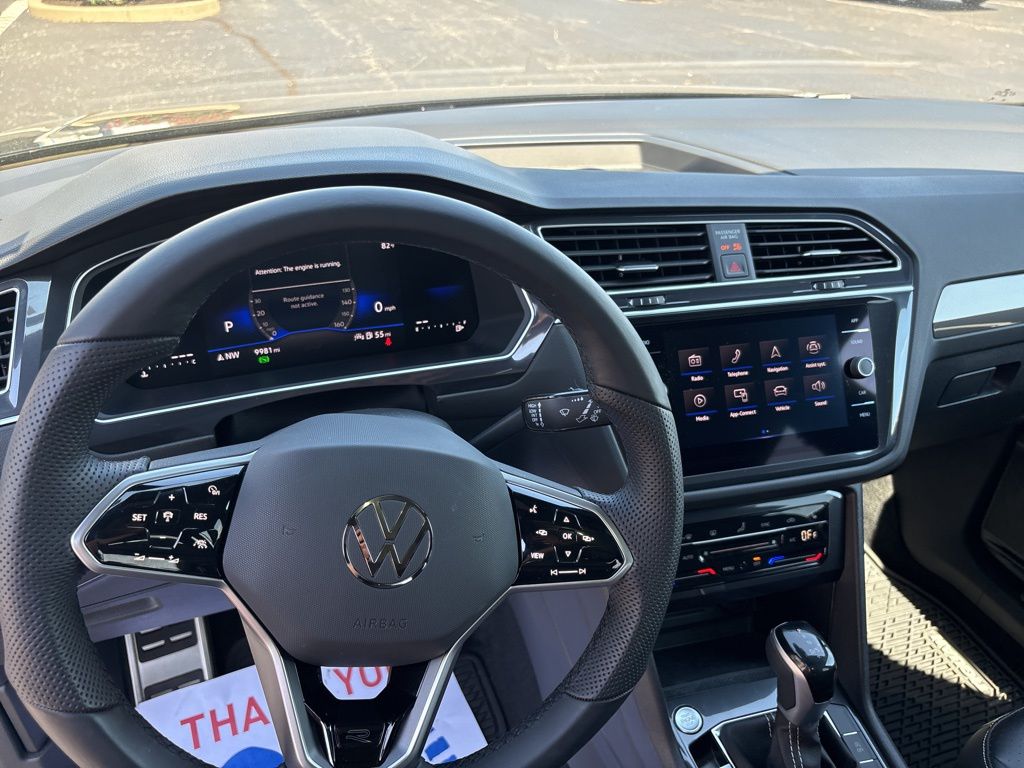 2024 Volkswagen Tiguan SE R-Line Black photo 30