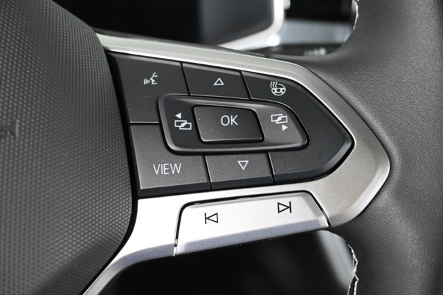 2025 Volkswagen Taos SE photo 10