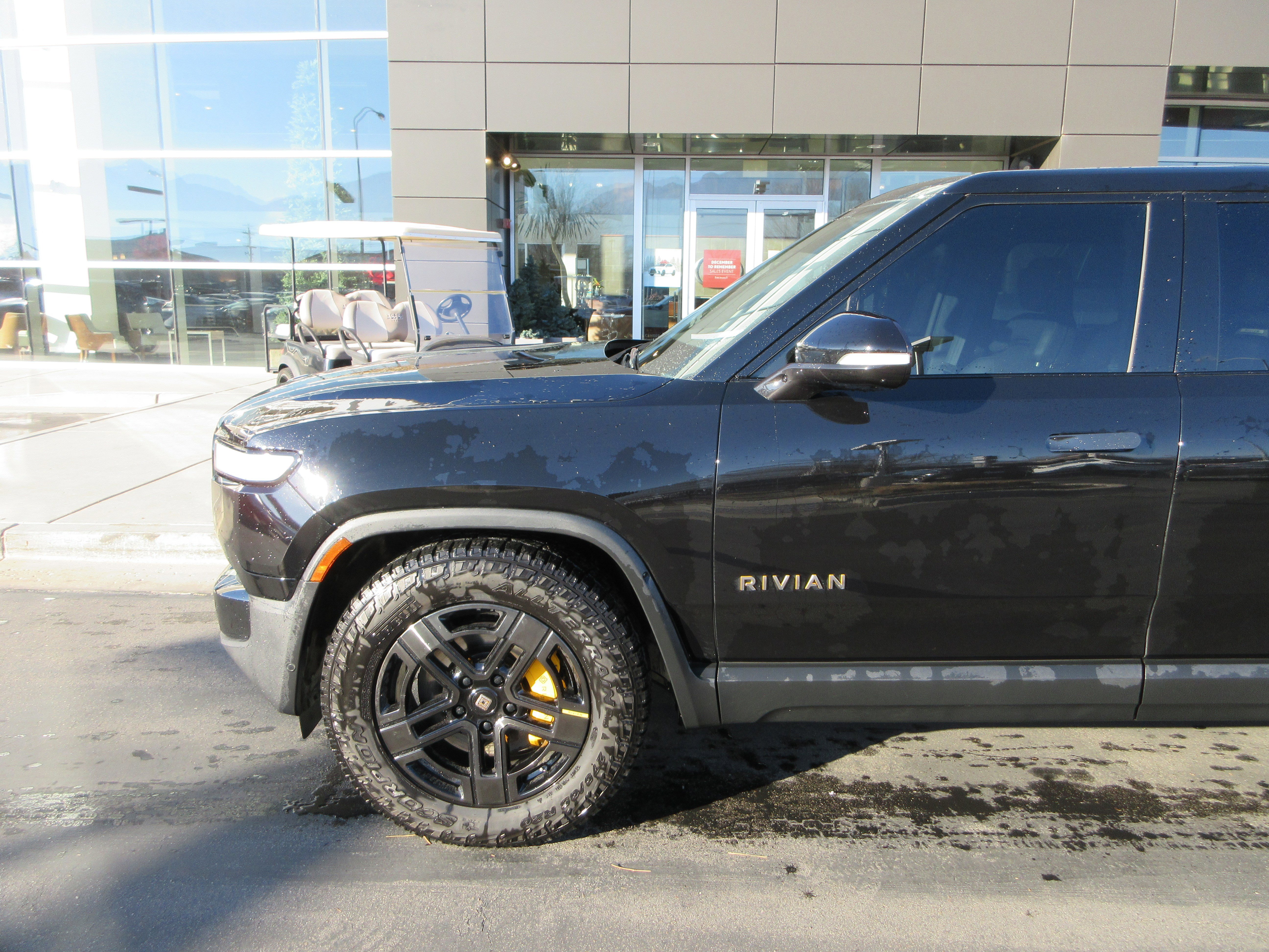 Used 2022 Rivian R1T Adventure with VIN 7FCTGAAAXNN013977 for sale in Murray, UT