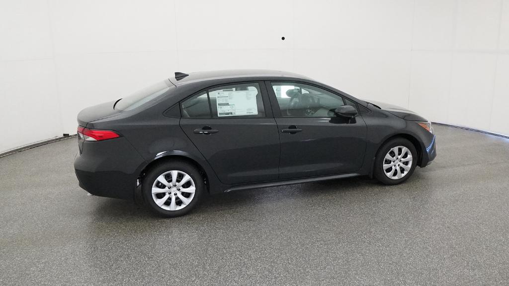 2025 Toyota Corolla LE photo 24
