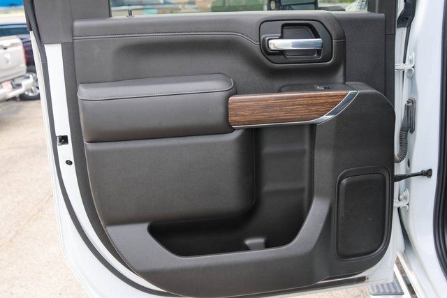 2022 Chevrolet Silverado 3500HD High Country photo 16