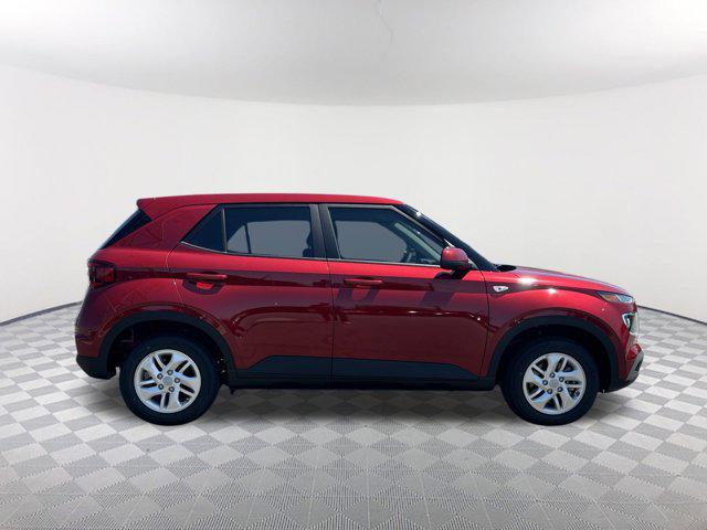 2025 Hyundai Venue SE photo 3