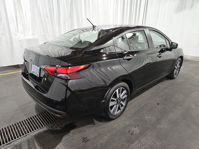 2024 Nissan Versa 1.6 S photo 3
