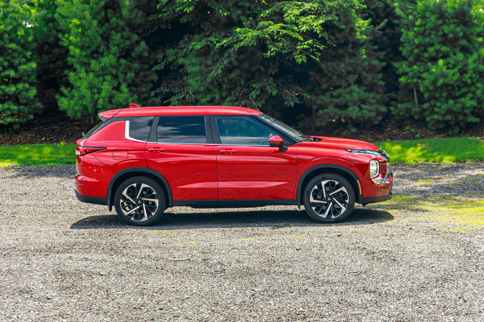 2022 Mitsubishi Outlander ES photo 9