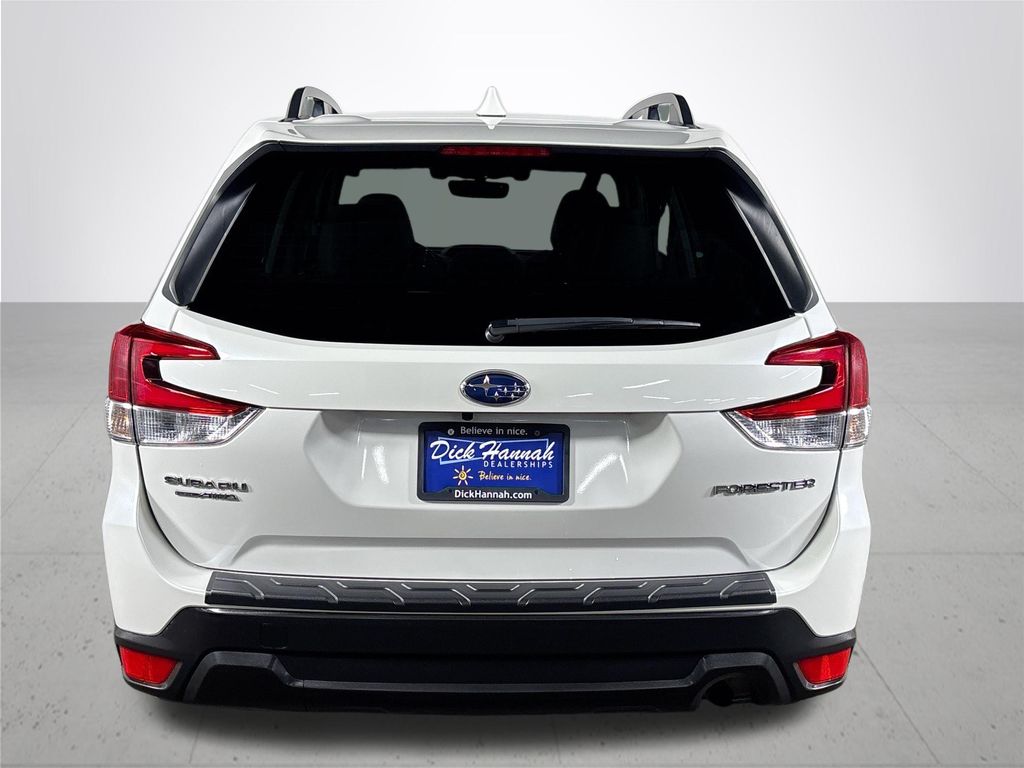 2021 Subaru Forester Premium photo 7