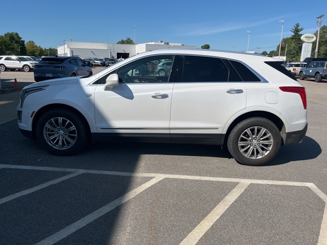 2017 Cadillac XT5 Luxury photo 2